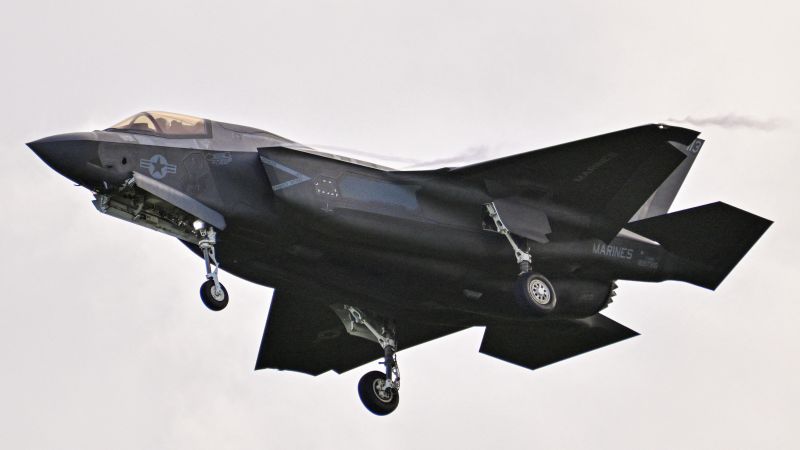 Fuerza Armada de Venezuela denuncia la presencia de aviones de combate estadounidenses en el Caribe