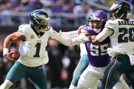 Derrotan Eagles a Vikings