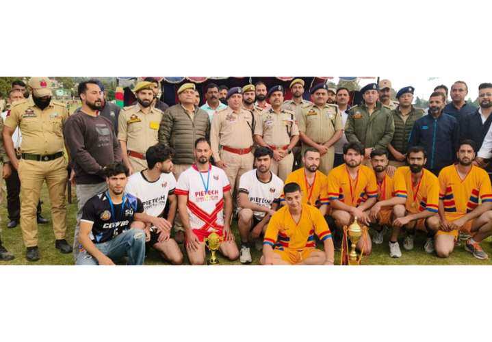 District Police Kishtwar holds Volleyball tourney