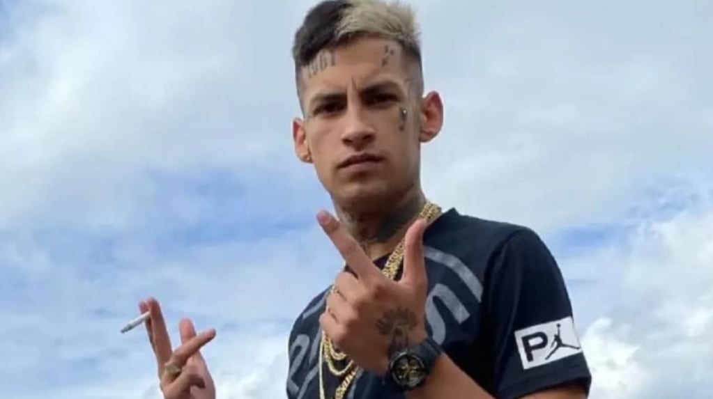 Otra polémica para L-Gante: lo acusan de haber manejado una moto policial a alta velocidad después de un show