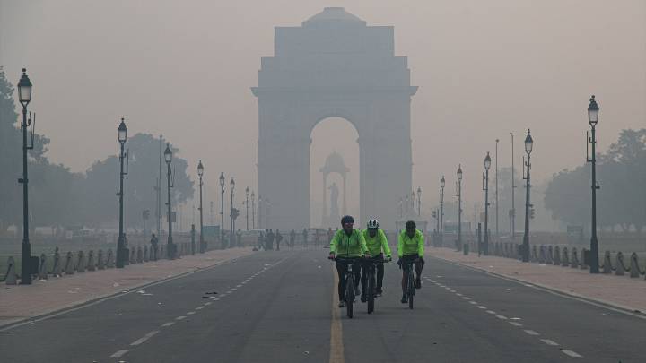 Nueva Delhi crea lluvia artificial para intentar frenar la contaminación