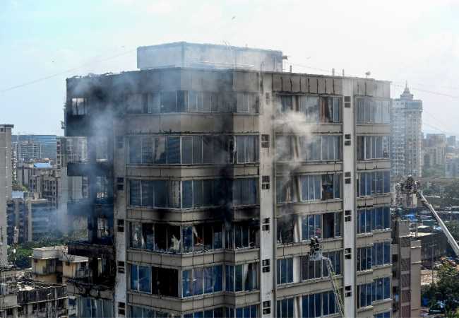 Fire at multi-storey commercial building in Mumbai; 17 suffer fro...
