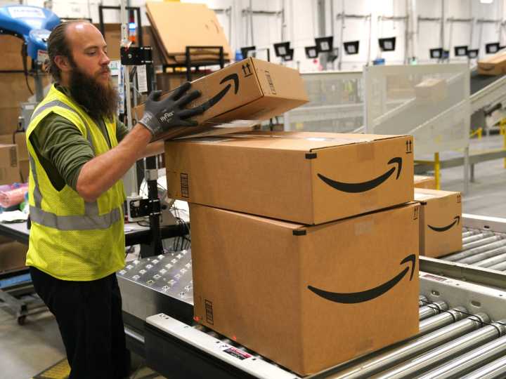 Amazon planea contratar 250.000 trabajadores para Navidad: salario, cómo aplicar y quiénes pueden postularse