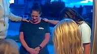Wrong pizza order becomes blessing as pastor's family prays for driver