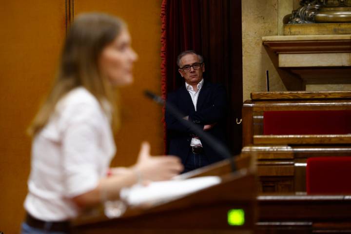 Esquerra y Comunes escenifican exigencia al Govern con Rodalies y la financiación