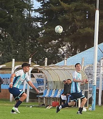 Rivadavia de Junín ganó y es el único puntero