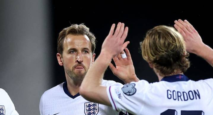 Inglaterra, Qatar, Arabia Saudi y Sudáfrica clasificaron a Mundial 2026 [VIDEO] ‘Los tres leones’, con doblete de Harry Kane, fueron la primera selección de Europa en clasificarse a la Copa del Mundo.