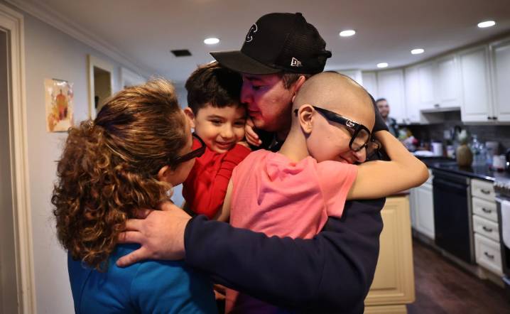 Judge releases Chicago dad Ruben Torres Maldonado from ICE