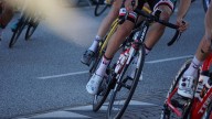 La temeridad de un ciclista del Kern Pharma en una carretera de Barcelona