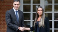 Sánchez cede ante Junts al obligar a las grandes empresas a atender en catalán en toda España