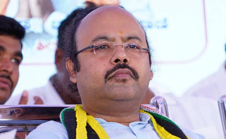Siddaramaiah’s son says CM in ‘final stage’ of career, backs Jarkiholi