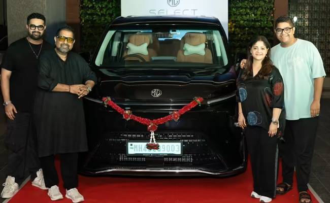 Popular Singer Buys The New Luxury Car