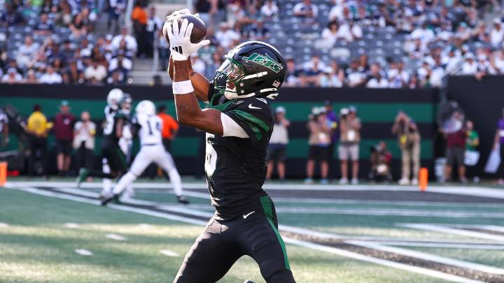 Jets’ Aaron Glenn praises Garrett Wilson as leader amid winless start