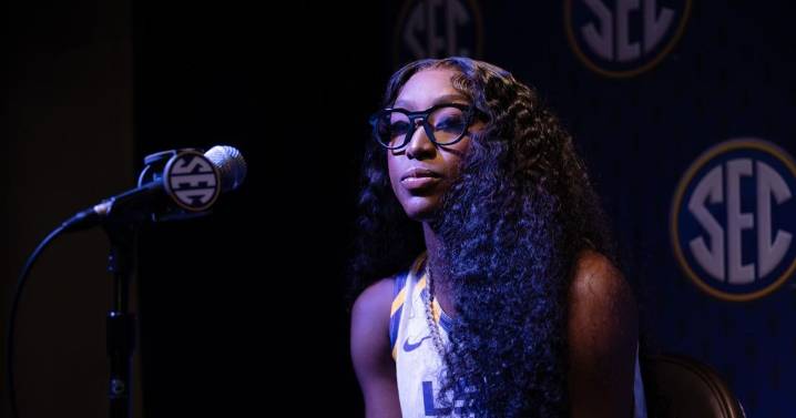 Flau'jae Johnson thought about leaving LSU. Now she has a new role for one last ride.