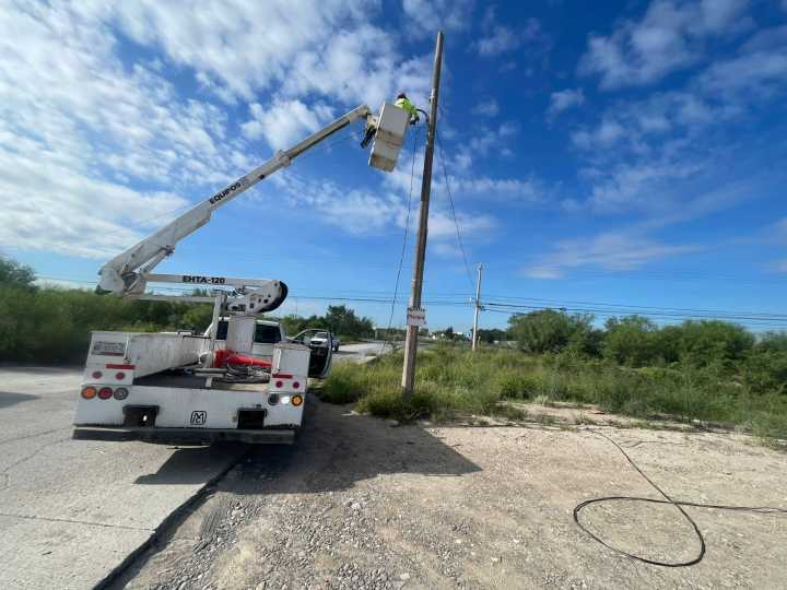 Realiza Gobierno de Reynosa trabajo de mantenimiento de alumbrado público