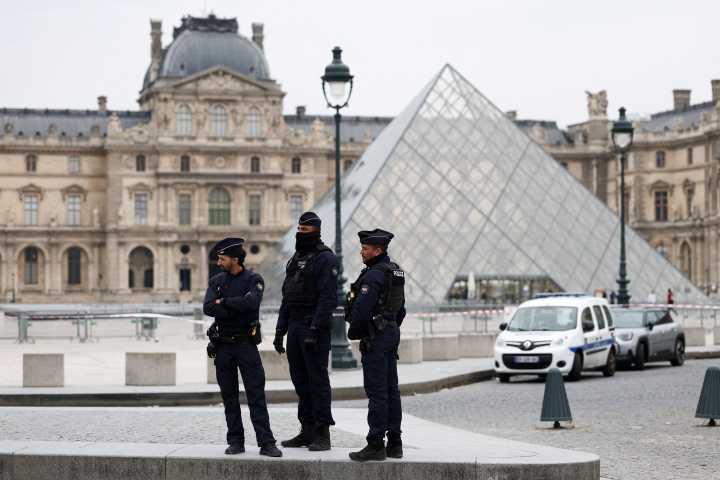 A history of heists at the Louvre: From the Mona Lisa to Napoleon's jewels