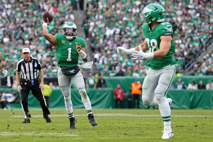 Surging Eagles seek to capitalize on bye week