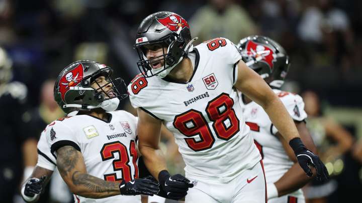 Anthony Nelson named NFC defensive player of the week