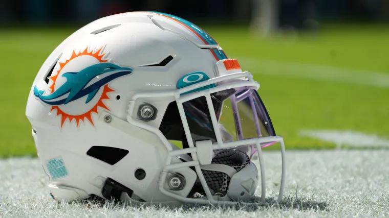Former Miami Dolphins cornerback abruptly retires from the NFL after 4 games