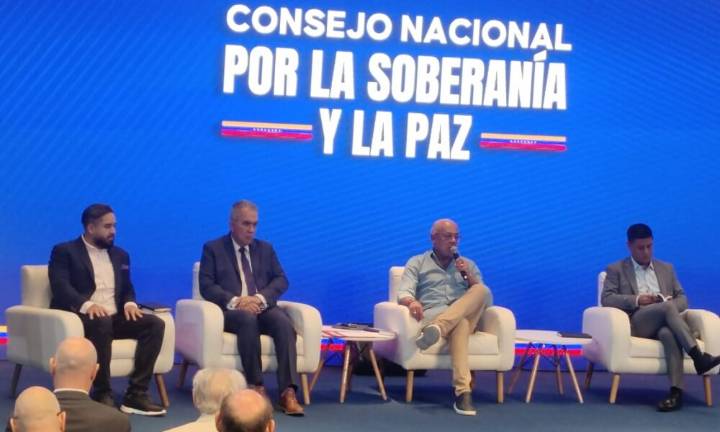 Rodríguez: los medios deben “vacunar” contra la violencia y la mentira