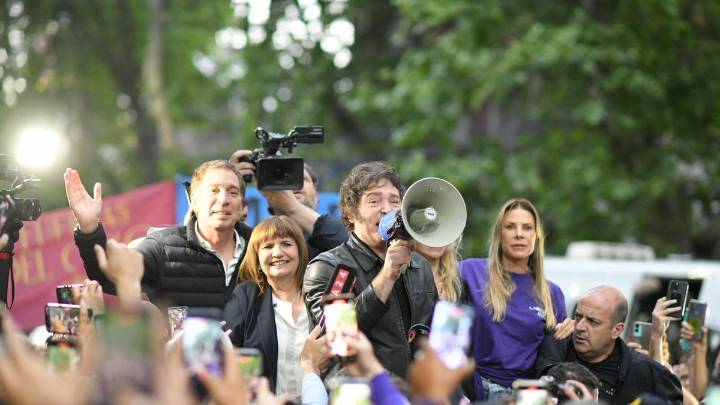 Empezó la votación para renovar el Congreso, un test clave para el Gobierno Las elecciones ponen en juego 127 bancas de la Cámara de Diputados y 24 del Senado. La novedad de los comicios es el debut d