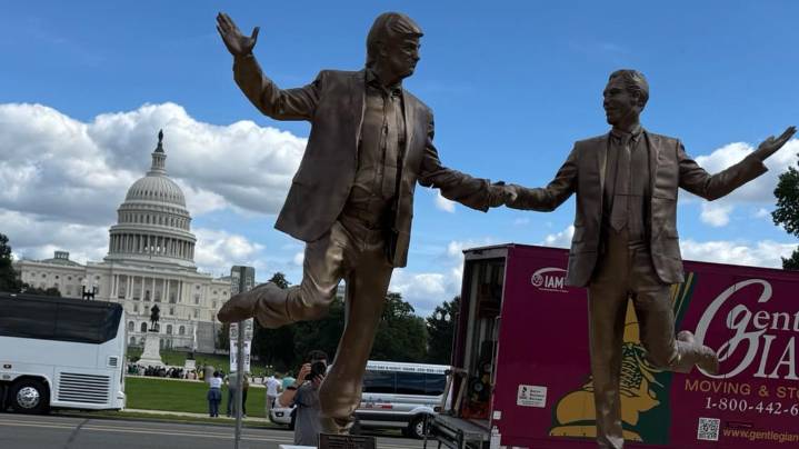 Trump-Epstein statue returns to the National Mall