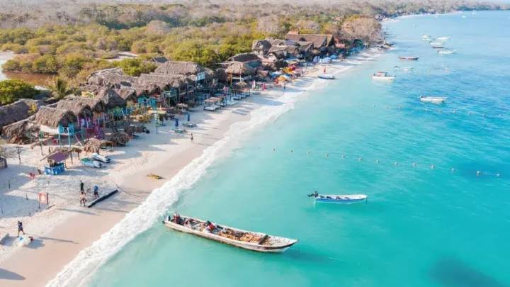 La isla del Caribe colombiano que cautiva con su ambiente sereno y gran riqueza natural: conozca la mejor ruta para visitarla