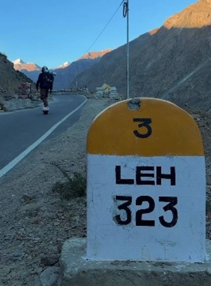One wheel, 400 km! Jaipur travel vlogger takes on Manali to Leh challenge