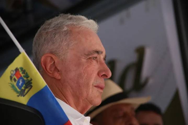 ¿Qué sigue en el caso de Álvaro Uribe tras la absolución del Tribunal Superior de Bogotá?