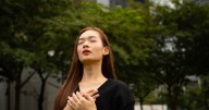 "Butterfly Tapping" Is An Easy, Viral Technique To Ease Anxiety