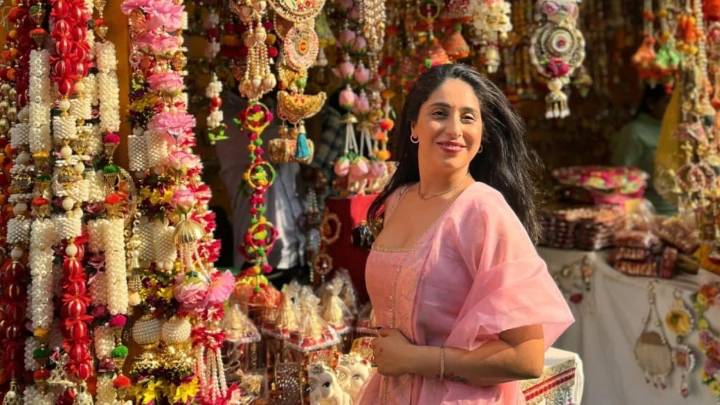 Neha Bhasin Is All Set To Celebrate ‘Dilli Ki Diwali’, Check Pictures