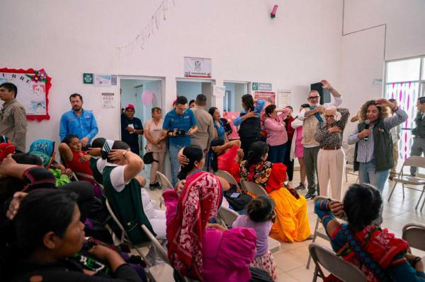 Durante gira en Del Nayar, se aplican vacunas y entregan apoyos a familias rurales