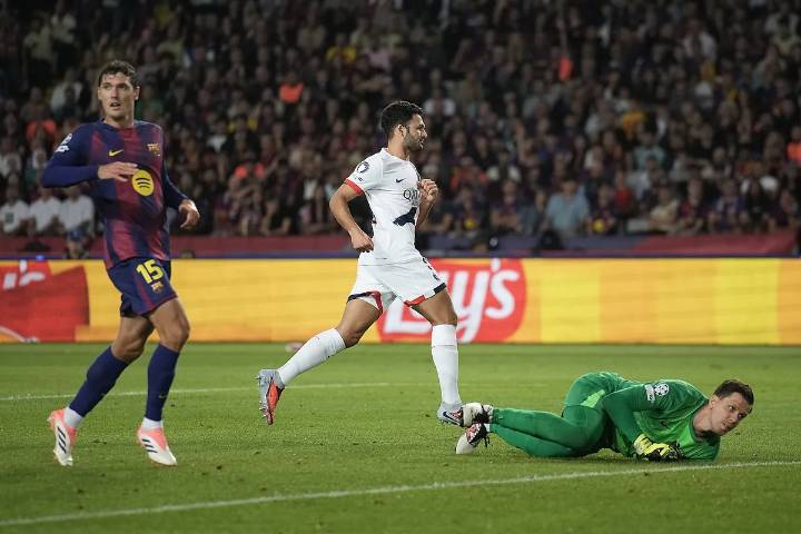 Champions: Un gol del PSG en el minuto 90 vuelve mortal al Barça en una batalla extenuante