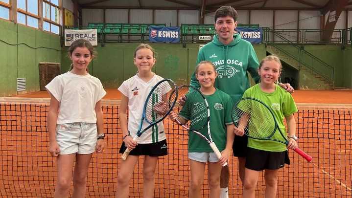 Buenos resultados de benjamines e infantiles del Club Tenis Osca