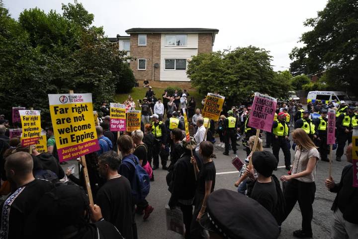Home Office has chance to end ‘failed’ asylum accommodation system, MPs say