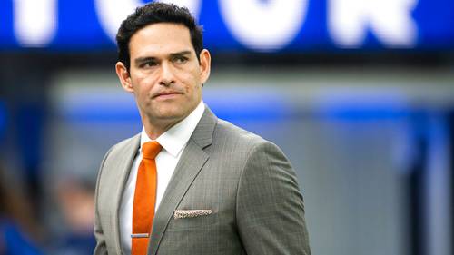 Former USC quarterback Mark Sanchez hospitalized after being stabbed in Indianapolis, Indiana