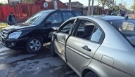 Abuelo y nieto sufren encerrona afuera de colegio: hombre lanzó llaves para evitar robo de auto
