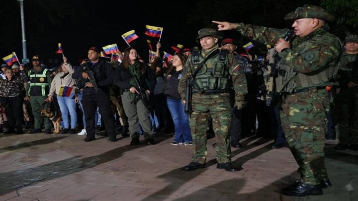 Ante amenazas de EEUU: Gobierno de Venezuela asegura que las armas "las tiene el pueblo"