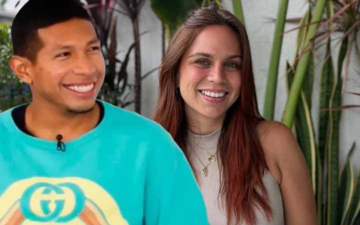 ¿Olvido a Ana Siucho? Edison Flores es ampayado con misteriosa mujer en su departamento