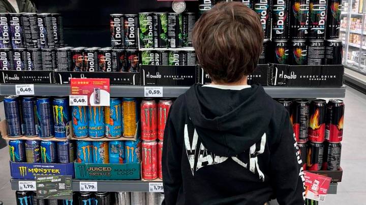 El veto a las bebidas energéticas arranca con el apoyo de BNG y PSOE