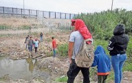 Mueren tres migrantes tras lograr cruzar a EU
