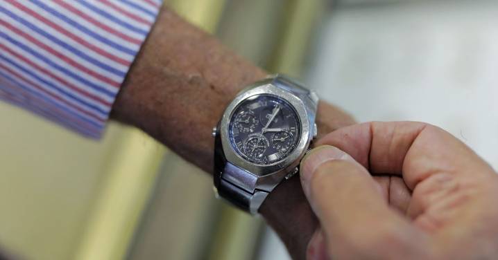 Los relojes vuelven a cambiar en la madrugada de este domingo: a las 03:00 serán las 02:00 horas