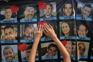 Living hostages and Palestinian prisoners are released as part of ceasefire in Gaza