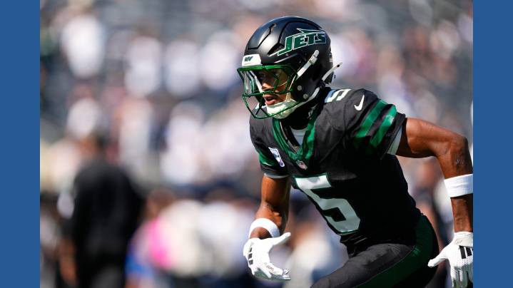 Jets' Garrett Wilson sidelined against Panthers with knee injury, misses first NFL game