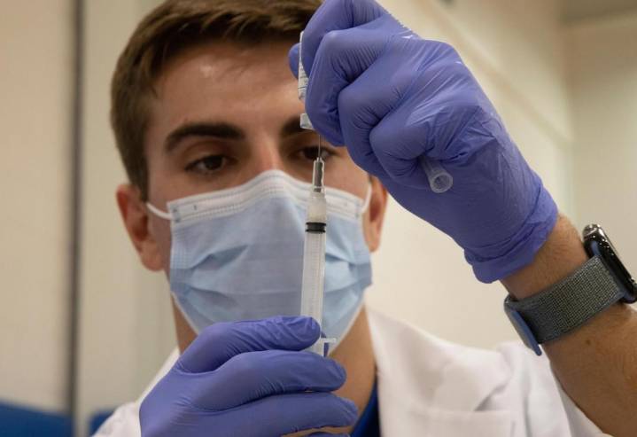 What Florida’s push to roll back vaccines means for college students