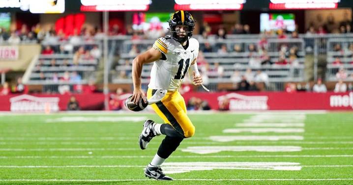 Petrik: Mark Gronowski playing against Wisconsin was more important than you think