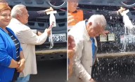 Cesar Acuña rompe botella en entrega de camiones, pero champán le empapó la cara y redes ironizan: “¿Así se inaugura ahora?”