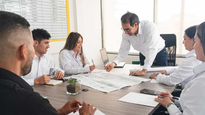 ¿Se puede grabar a escondidas a un jefe maltratador y usar la grabación como prueba? Esto dice la Ley en Colombia