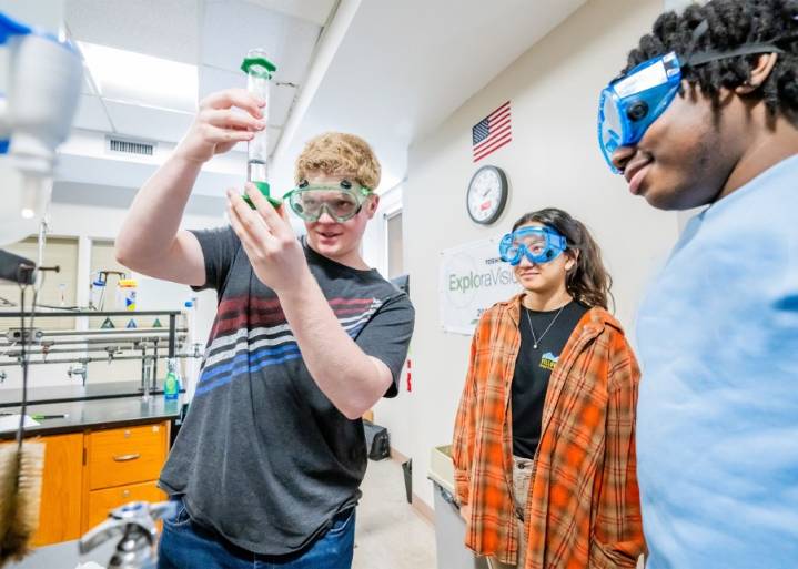 Mobile high school ranked first in Alabama, top 20 in country