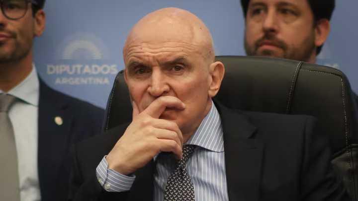 "Todo lo de Espert es trucho": denuncian que el Banco Central cambió las reglas de un premio para beneficiarlo